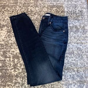 Good American Good Legs Skinny Jeans